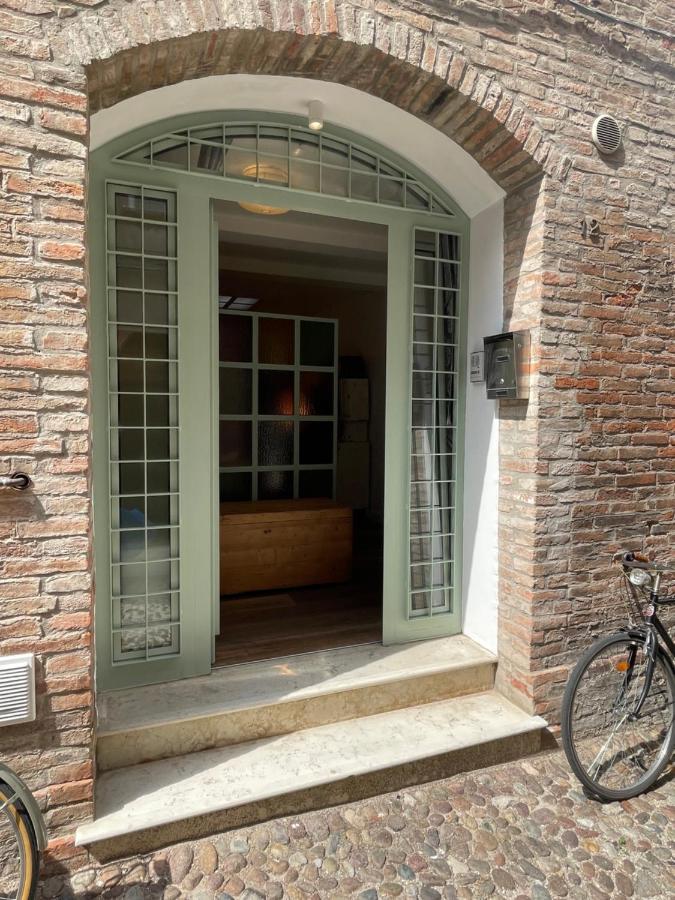 Estense 12 Appartamento In Centro Citta Ferrara Eksteriør bilde
